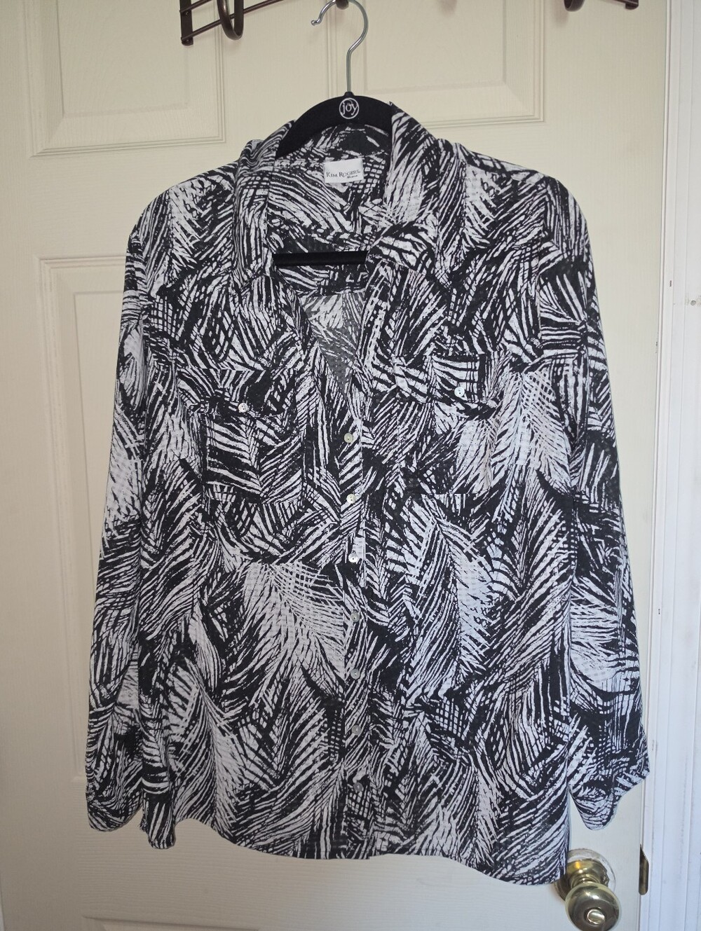 KIM RODGERS LONG SLEEVE SHIRT SIZE MEDIUM